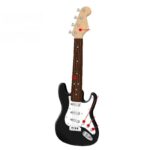 Guitare électronique multifonctionnelle pour enfant. Bonne qualité et très original.