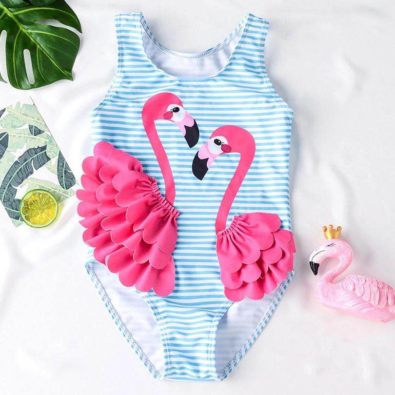 Maillot de bain fille une pièce motif flamant rose aux rayures blanc et bleu avec fond blanc