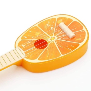 Mini guitare à 4 cordes en forme de fruit. Bonne qualité et très tendance.