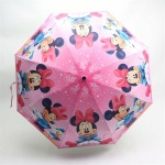 Parapluie Mickey et Minnie Mouse pour enfant rose sur fond blanc