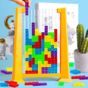 Puzzle 3D coloré pour enfant avec fond bleu et un cactus