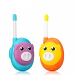 Talkie-walkie enfant en forme de cochon. Bonne qualité avec plusieurs couleurs disponible.