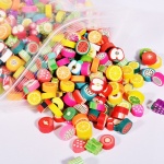 100 pièces de petite gomme à motif dessin animé colorés, dans un sac transparent