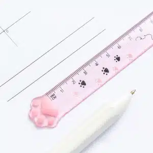 Règle 15 cm droite à motif patte de chat rose. Bonne qualité et très pratique.
