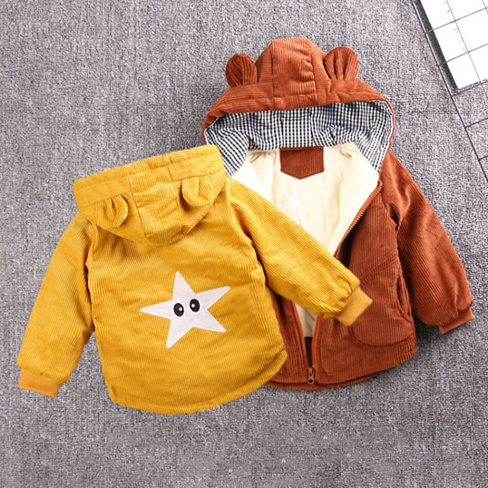 Veste à capuche oreille de chat pour enfant jaune et marron sur fond gris avec étoile eb blanc sur le dos