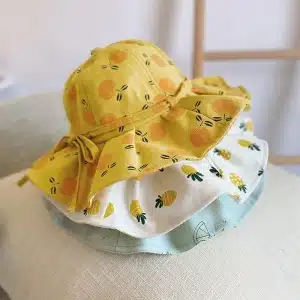 Chapeau pour petite fille avec motif ananas jaune, blanc et bleu