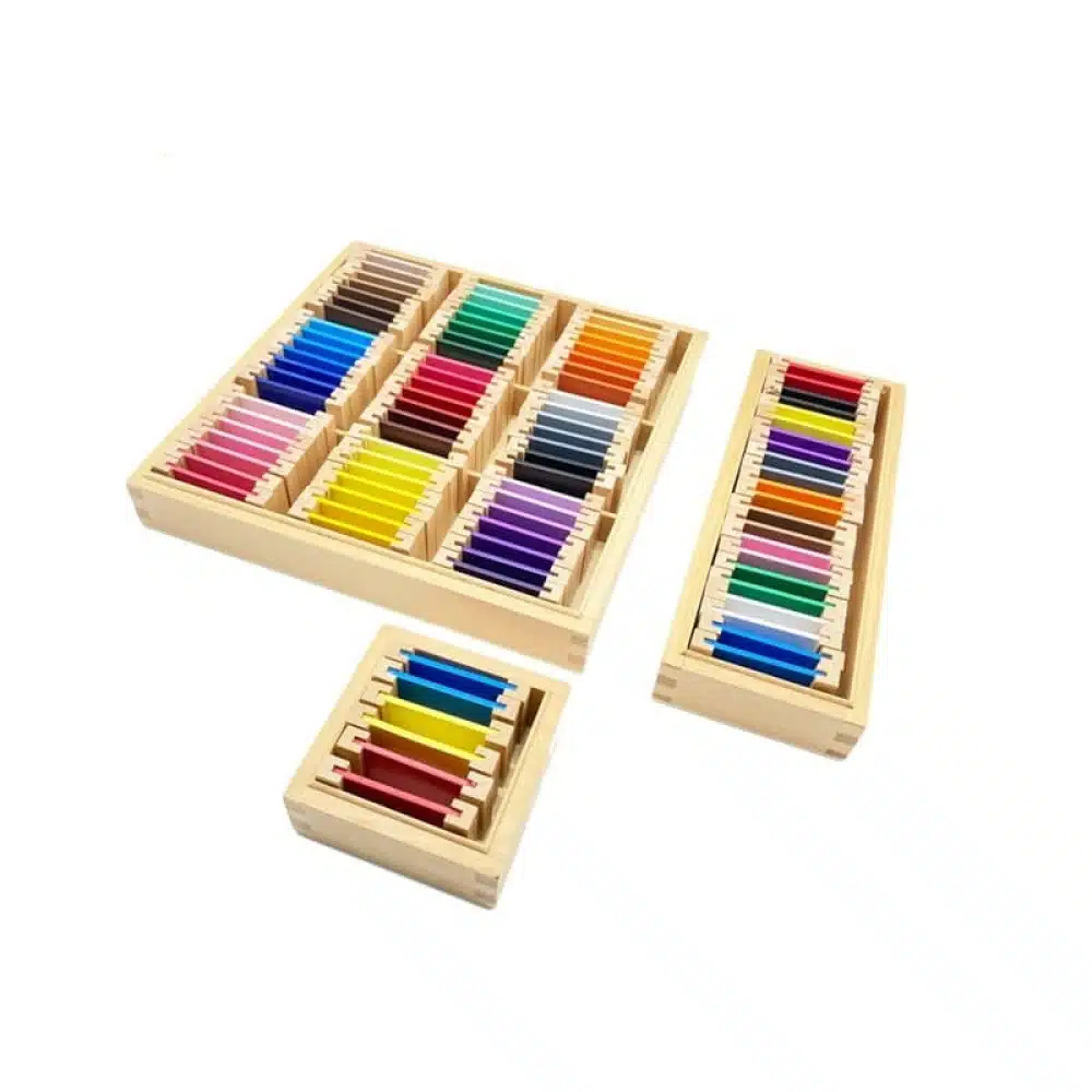 Tablettes colorées en bois pour développement sensoriel pour enfants. Bonne qualité et très pratique.