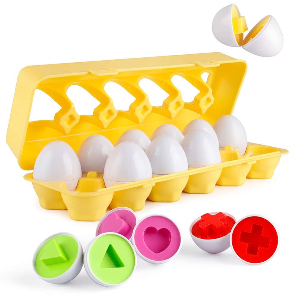 Jouets éducatifs en forme œufs pour enfants avec panier jaune et des formes colorés