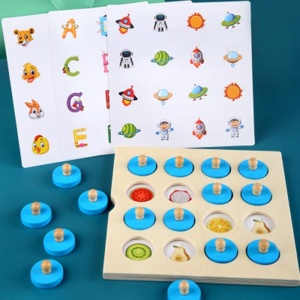 Puzzle 3D, jeux de mémoire en bois pour enfant avec pièces en bleu et des papiers avec des motifs