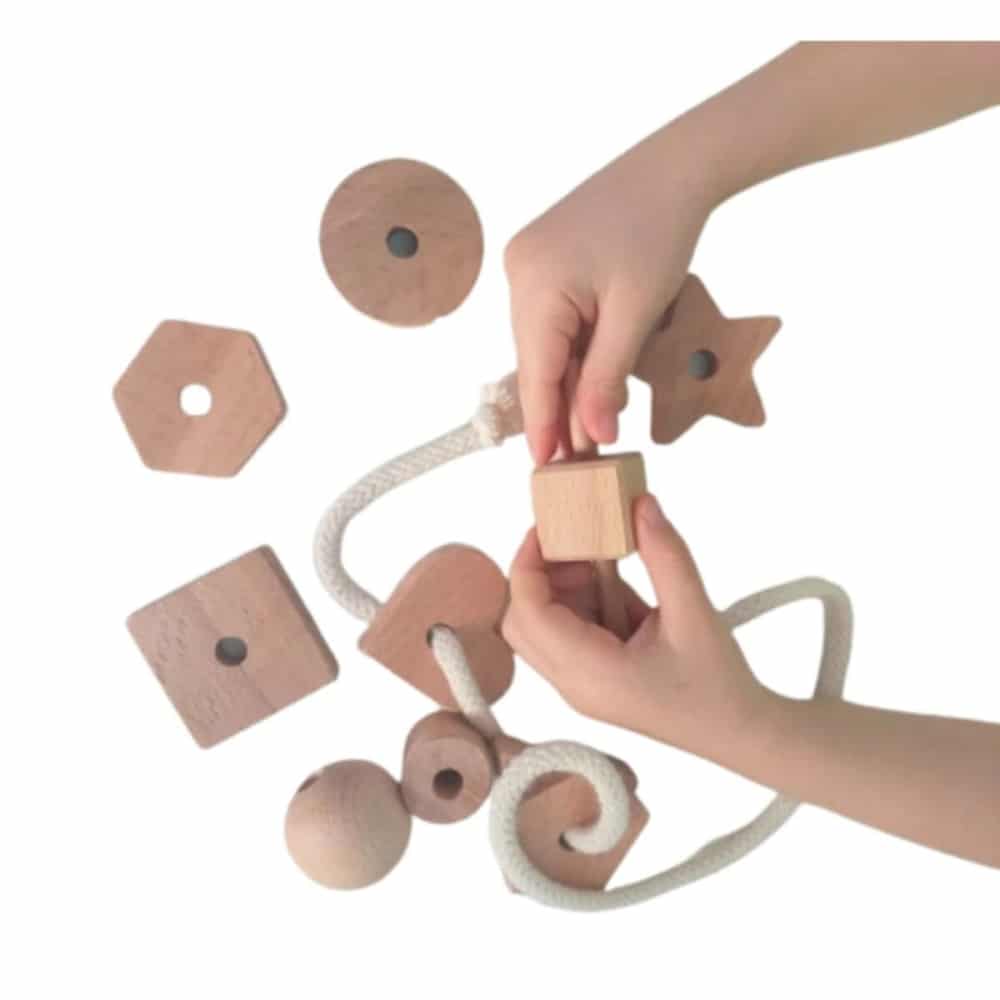 Jeu des formes géométriques en bois pour enfants avec corde blanche