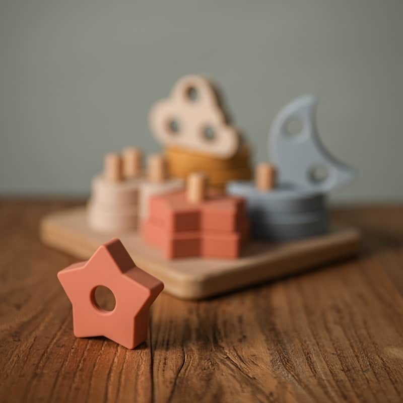 Bloc de construction style nordique en Silicone pour enfants rose et bleu sur une base en bois