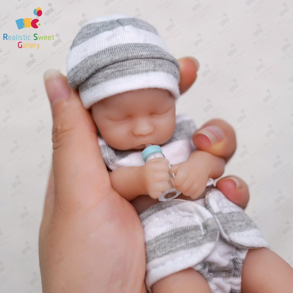 Poupées jumelles anti-stress avec vetements aux rayures