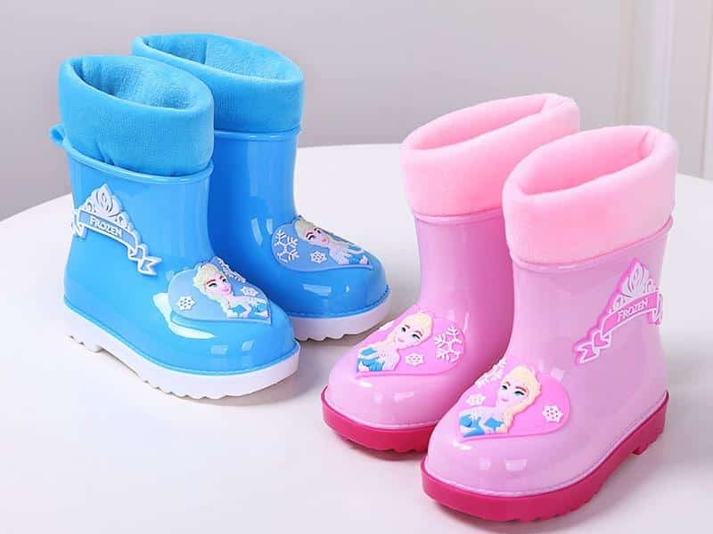 Bottes de pluie Disney pour enfants, rose et bleu. Bonne qualité et très pratique.
