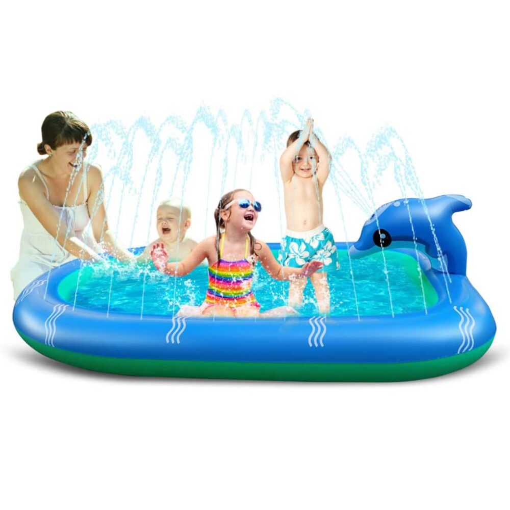 Bateau gonflable pulvérisateur d'eau avec daulphin et des enfants a l'interieur