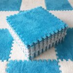 Tapis puzzle en mousse uni bleu