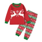 Pyjama de Noël pour enfants de 3 à 6 ans avec un fond blanc