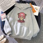 Sweat à capuche Tony-Tony Chopper One piece pour enfants gris avec un fond, des chaussures, un livre et plusieurs acessoires