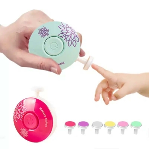 Coupe-ongles électrique avec plusieurs embouts de polissage pour bébé. Bonne qualité et très pratique.