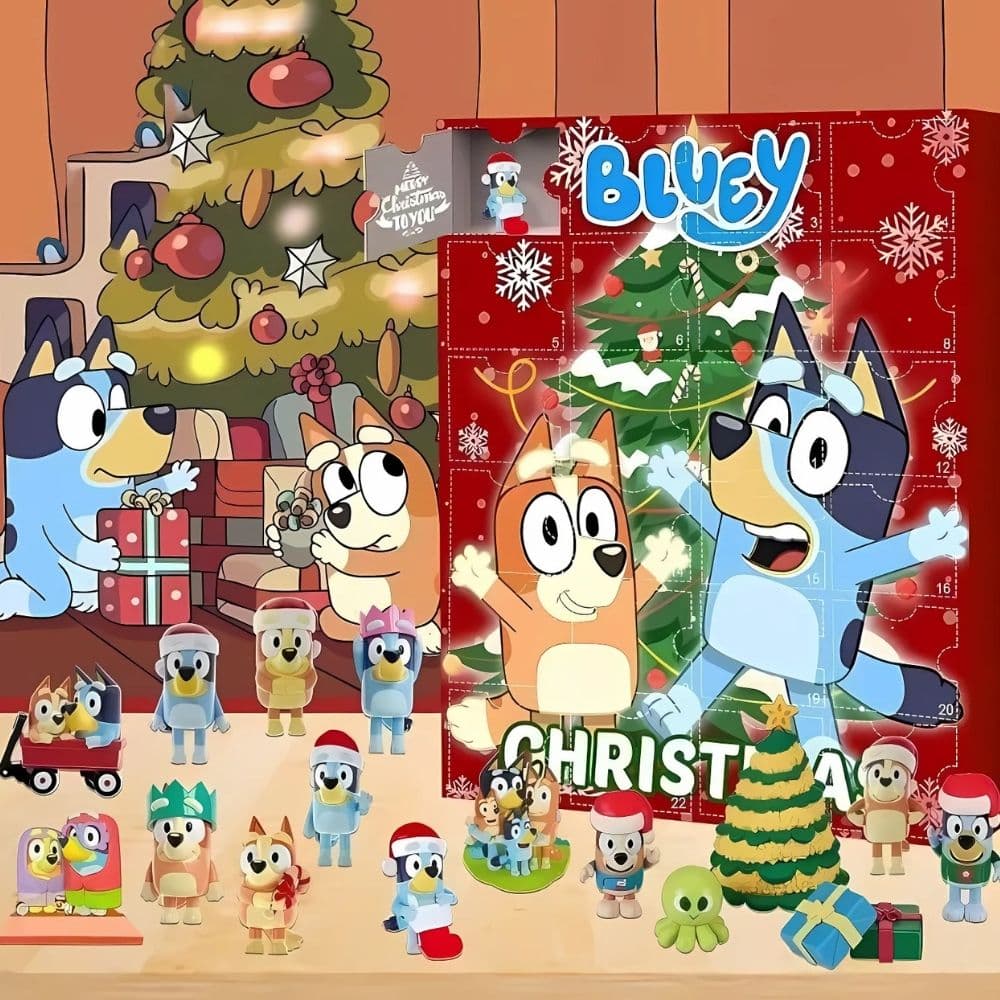 Calendrier de l'Avent Bluey et Bingo sur la droite avec des figurines devant. En fond un décor de sapin de Noël avec les personnages.