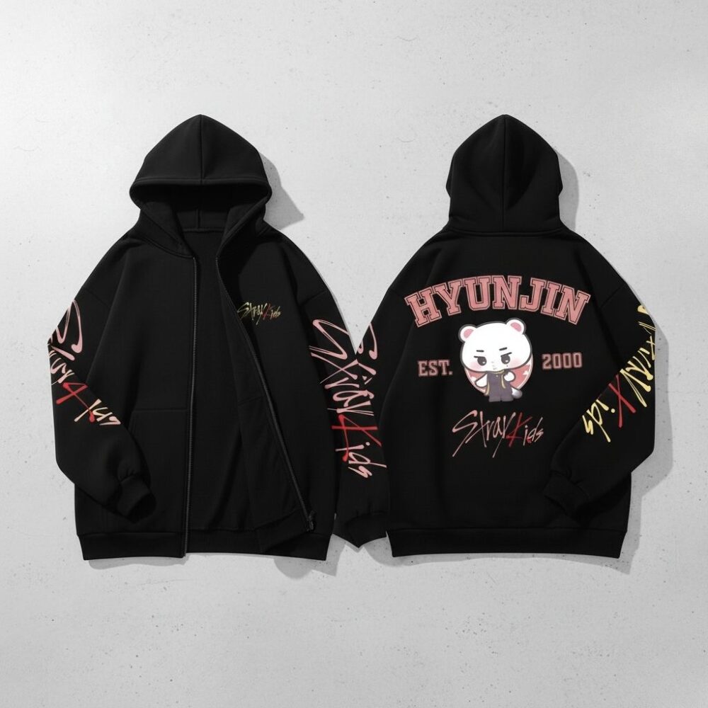 Sweatshirt noir à capuche pour enfant à l'effigie du chanteur Hyunjin des Stray Kids sur fond gris